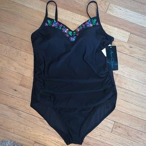 Plus size one piece swimsuit NWT 20W